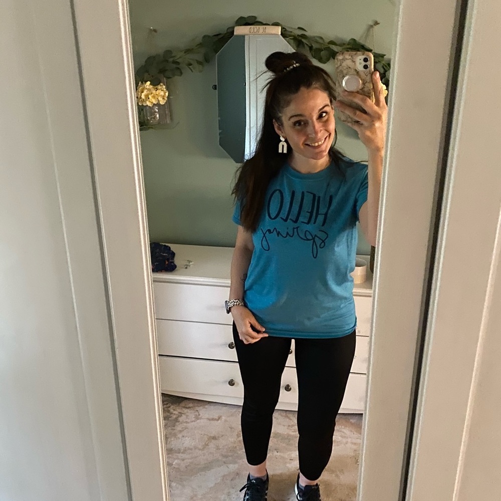 Hello Spring T-shirt - Picture 3 of 4